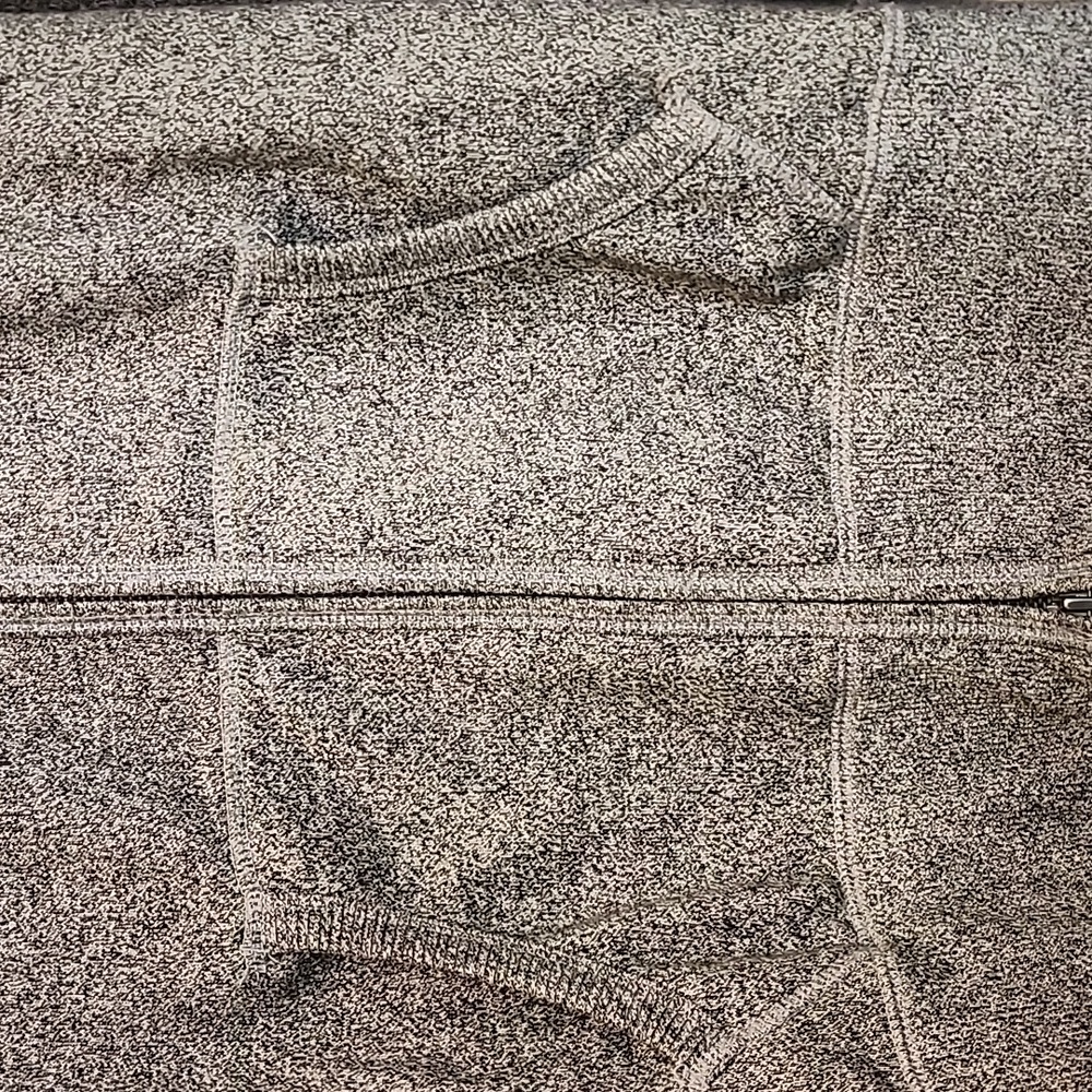 Roots Quality & Integrity Zip Warm Sweatshirt Pouch Pockets Tie Hoodie View 3